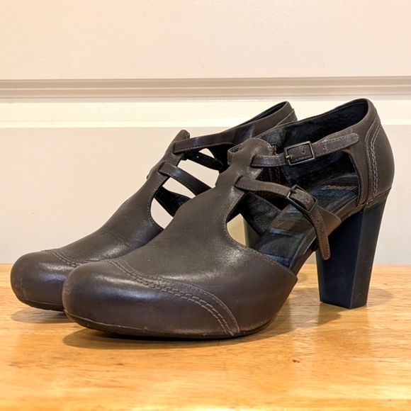 EUC Camper 37/7 Grey and Blue Genuine Leather Two Buckle Heels - Picture 1 of 14